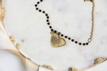 Cargar imagen en el visor de la galería, Pulsera Heartline Noir
