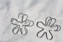 Cargar imagen en el visor de la galería, Pendientes &quot;Bloom&quot;
